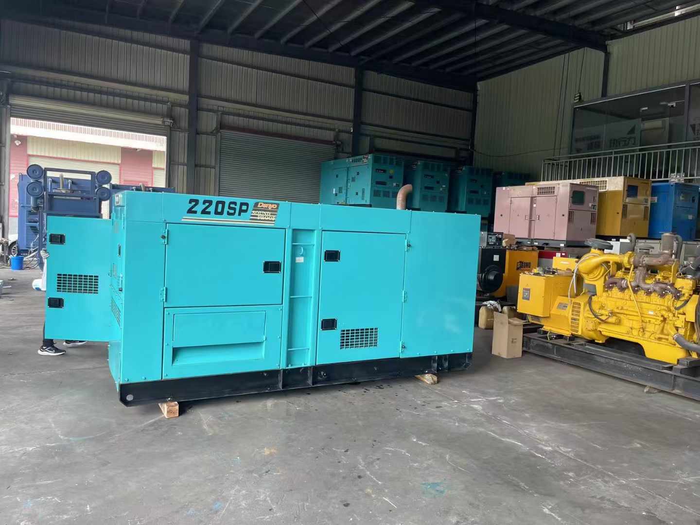 黄浦800kW 柴油发电机的输出电流波动范围是多少？
